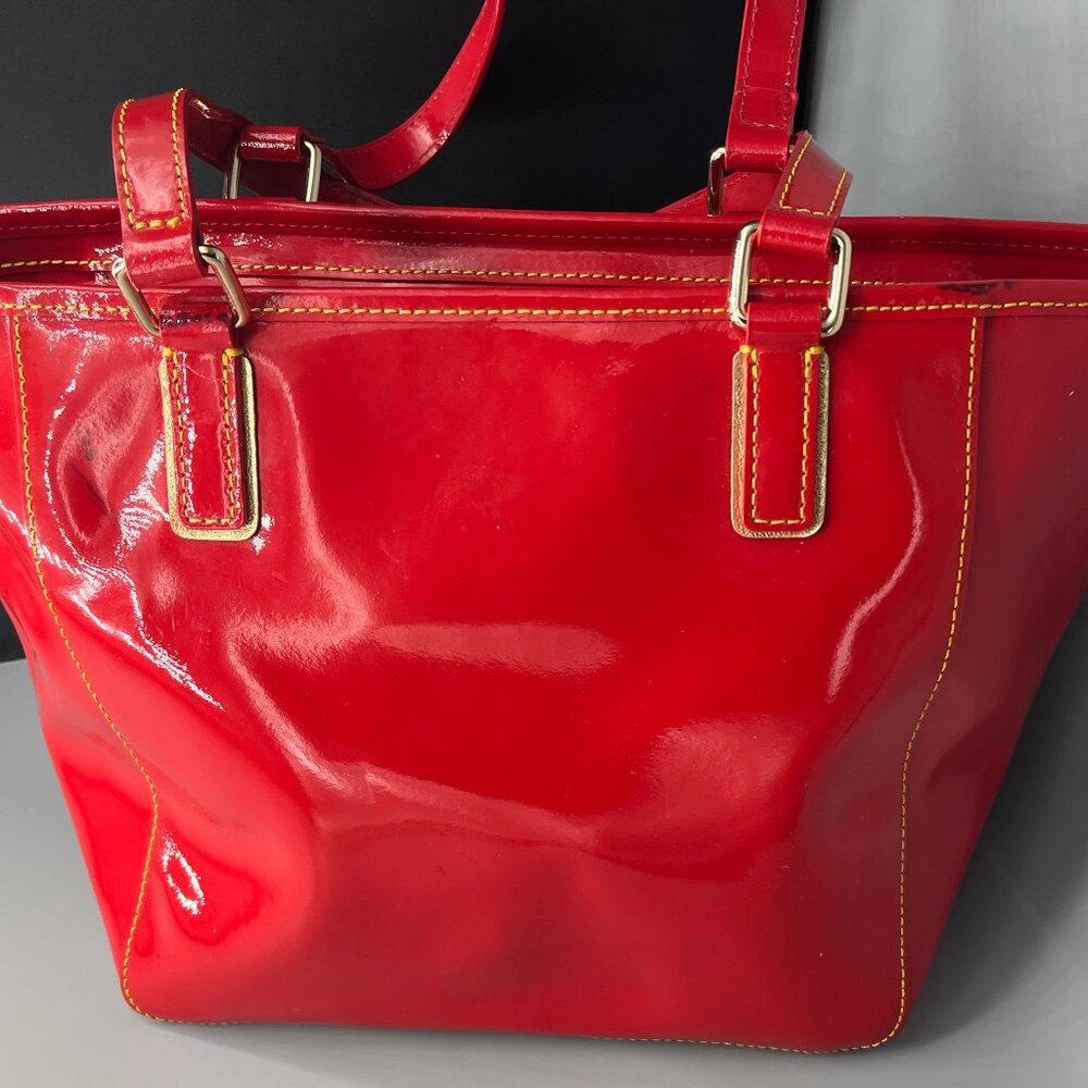DOONEY & BOURKE 1975 SALEM LIPSTICK RED PATENT LEATHER LEATHER GOLD STITCH PURSE - Picture 2 of 10